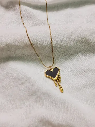 MELTING BLACK HEART PENDENT